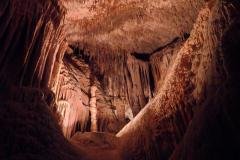 cave-374696_1920