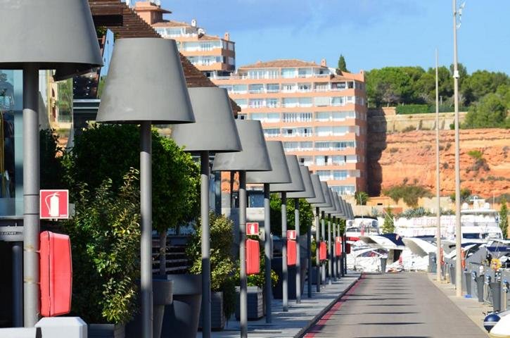 port adriano promenade
