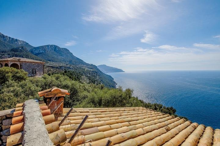 Meerblick von Deià`s Dächern aus