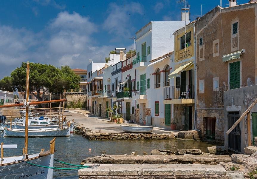 Der Hafenort Portocolom