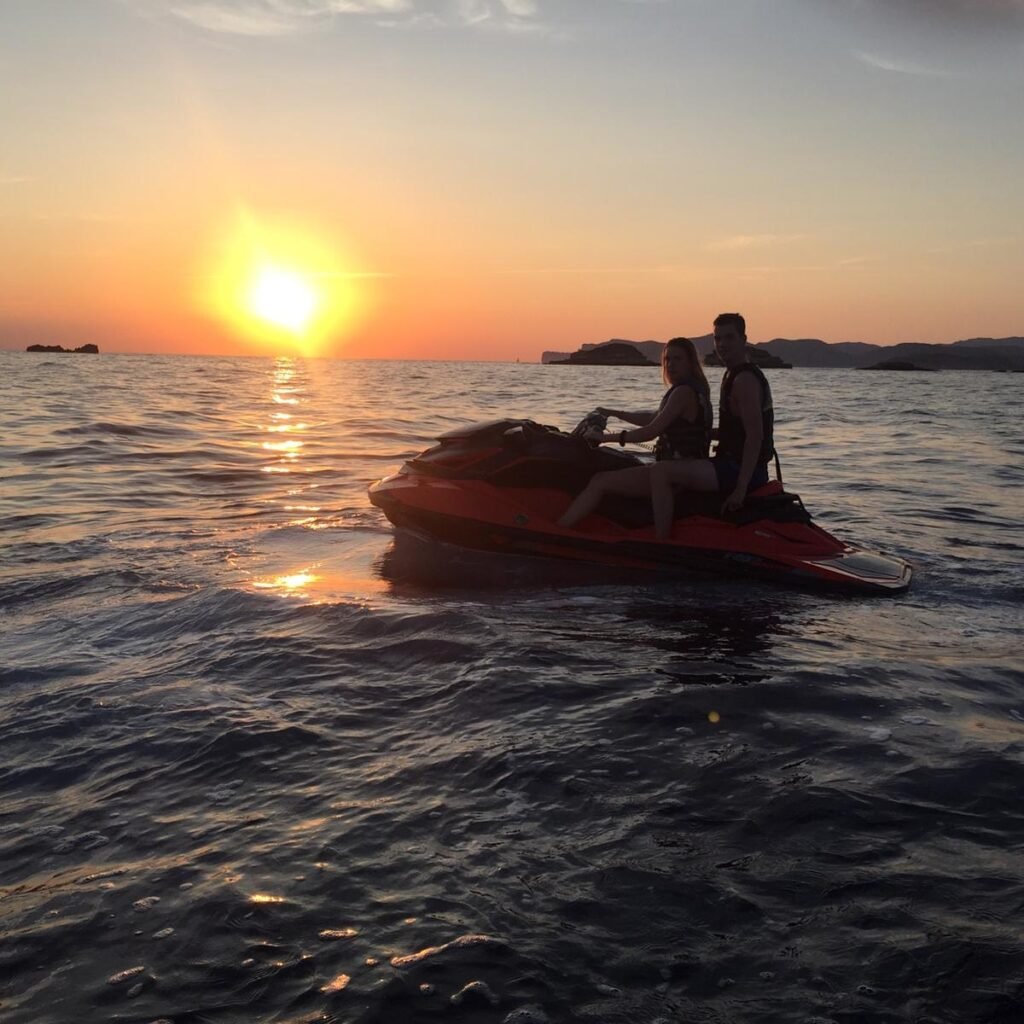 Jetski fahren beim Sonnenuntergang bei JetXperience