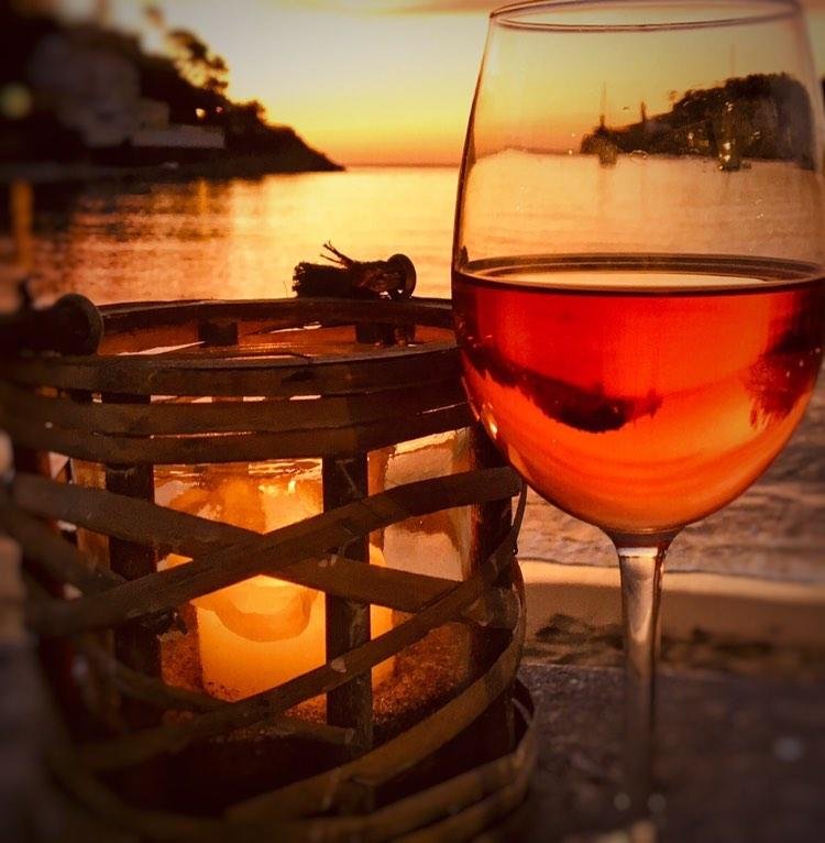 Cocktails trinken bei Sonnenuntergang im George´s Seafront Restaurant Port de Soller