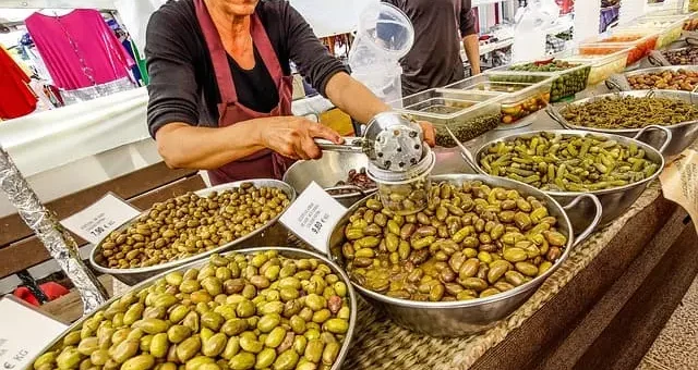 Markt in Sineu mit frischen regionalen Produkten