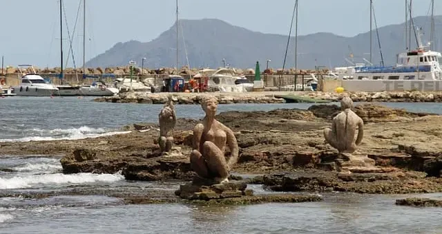 Steinfiguren Can Picafort